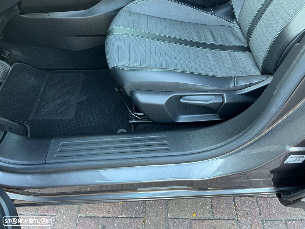 Peugeot 2008 1.5 BlueHDi Allure Pack EAT8 - 13