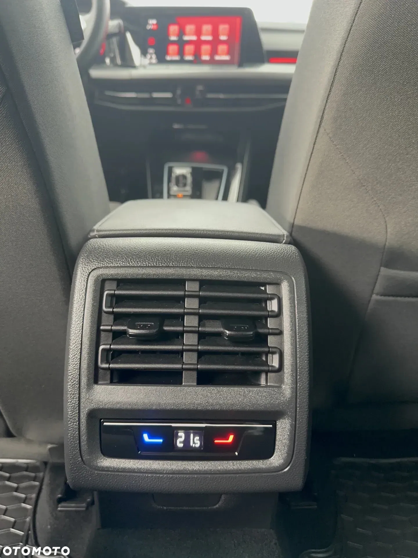 Volkswagen Golf - 31