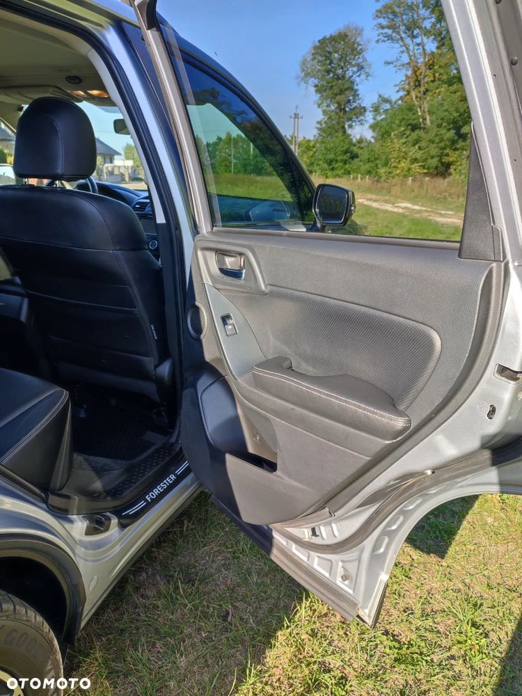 Subaru Forester 2.0XT Platinum Lineartronic - 8