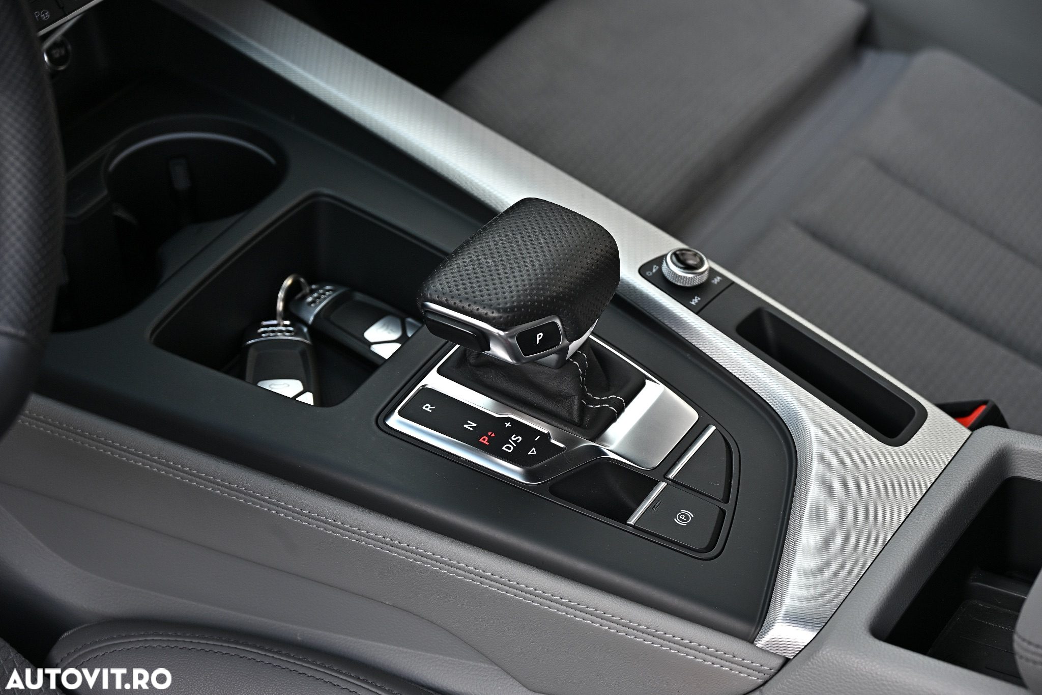 Audi A4 Avant 40 TDI S tronic S line - 28