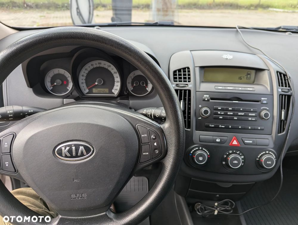 Kia Ceed 1.4 Comfort - 11