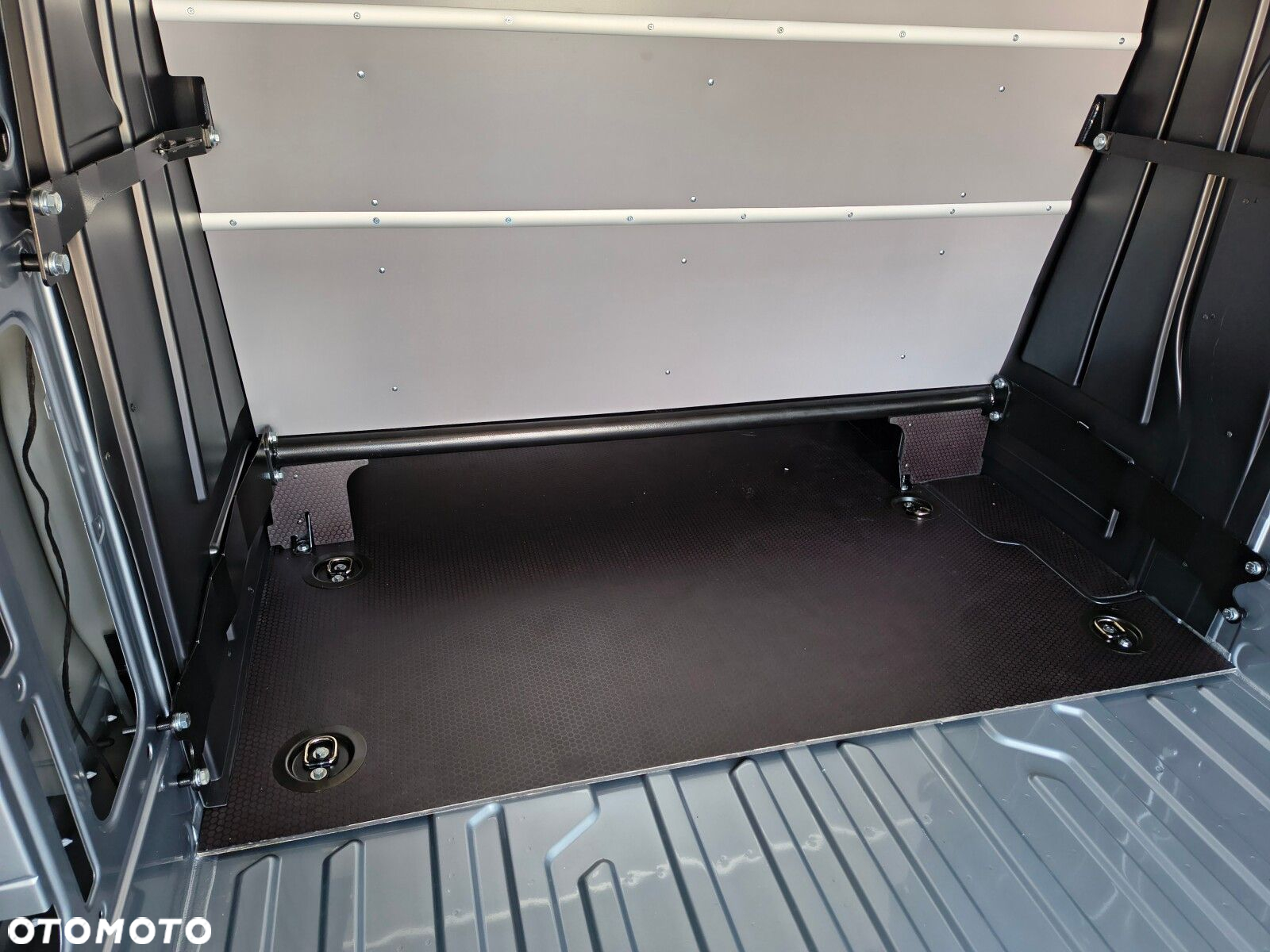 Volkswagen Crafter 35 2.0 TDI L4H3 4490 177 KM - 16