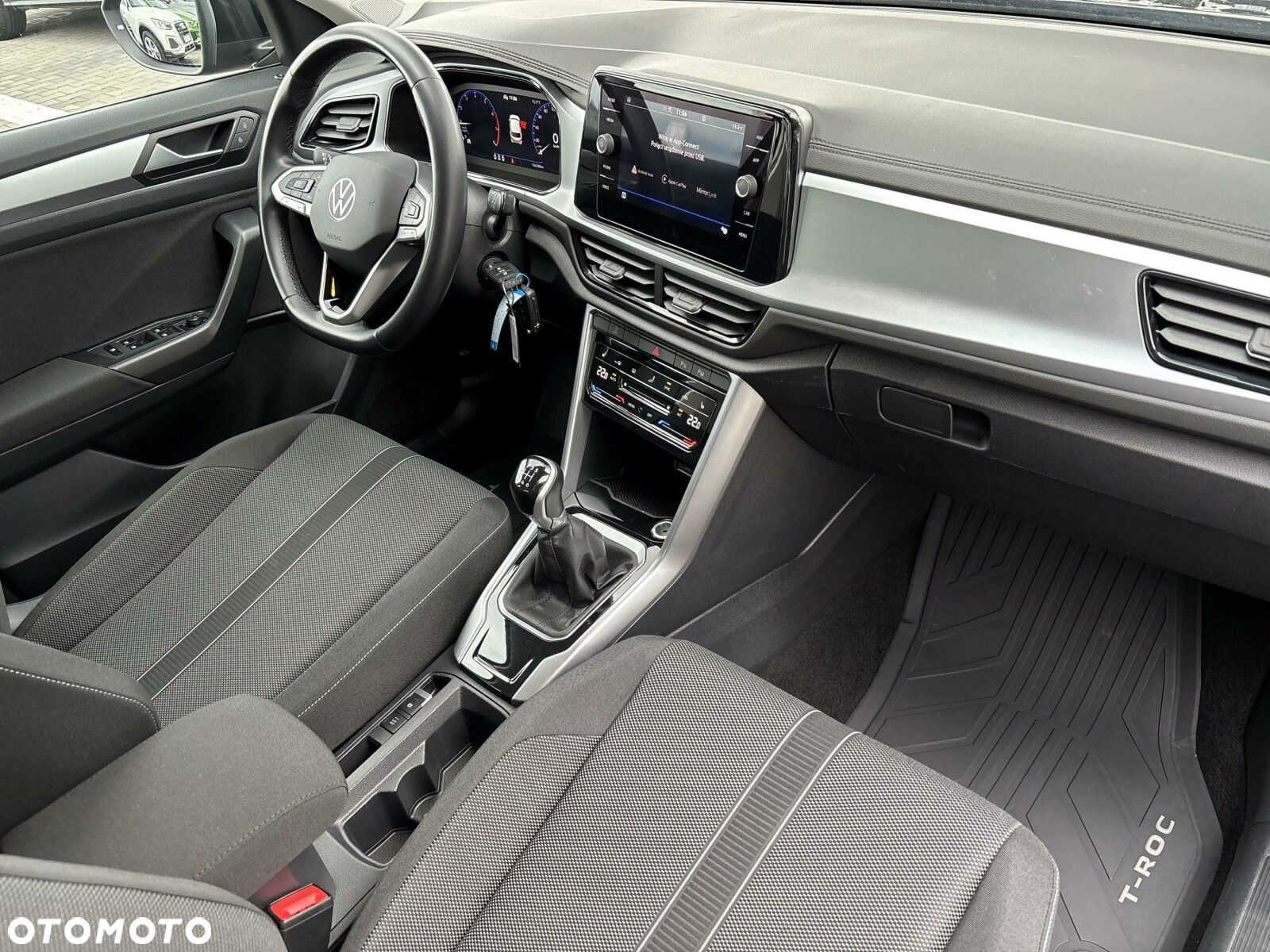 Volkswagen T-Roc - 12