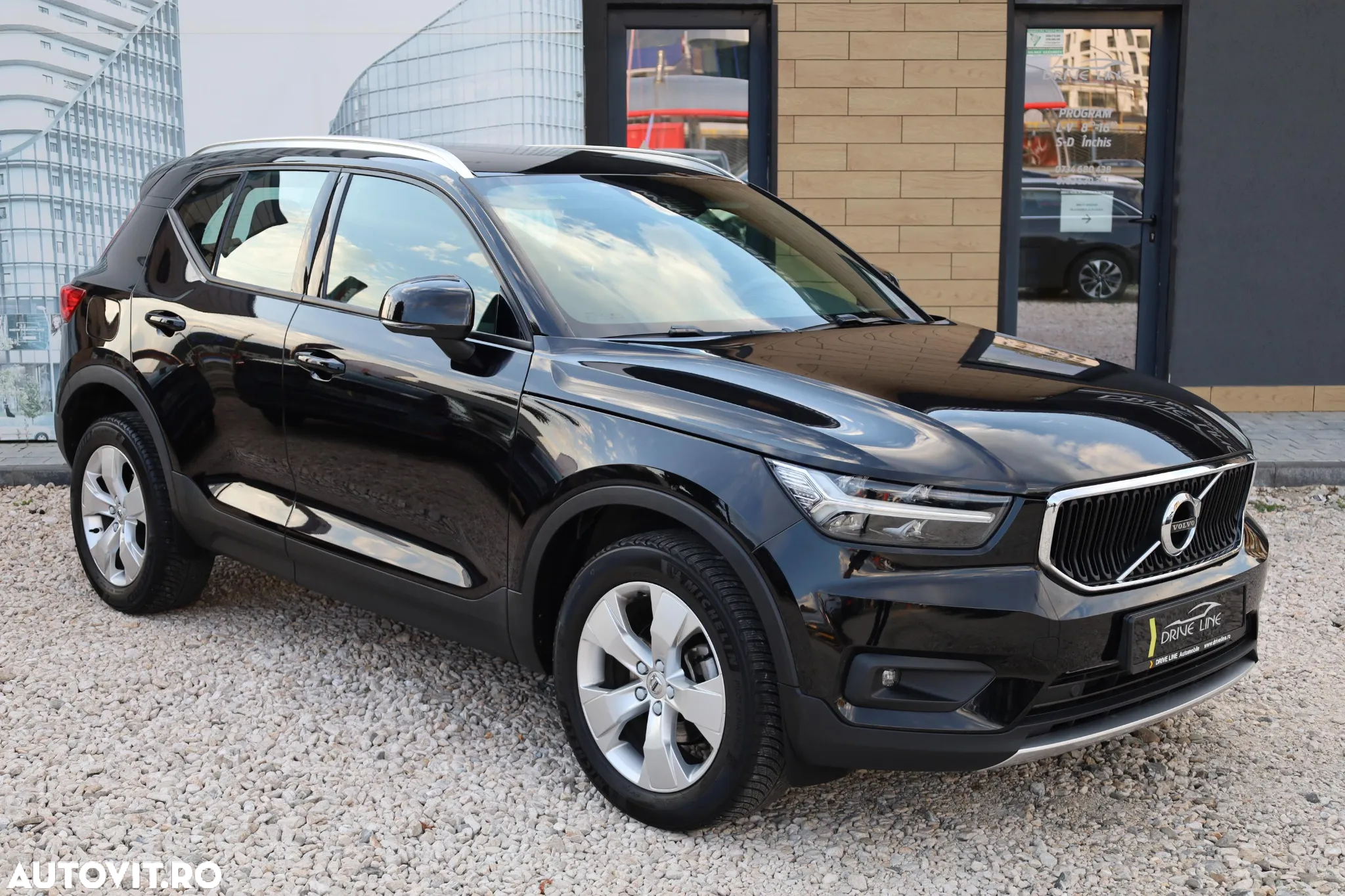 Volvo XC 40 T2 AT8 Momentum - 3