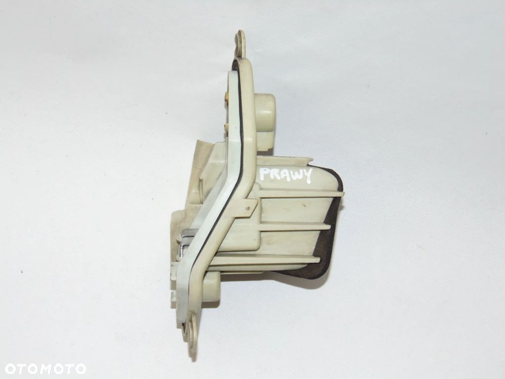 ORYGINAŁ wkład lampy lewej prawej tylny tył lewy prawy oprawka Opel Vectra C kombi 02-05r - 18