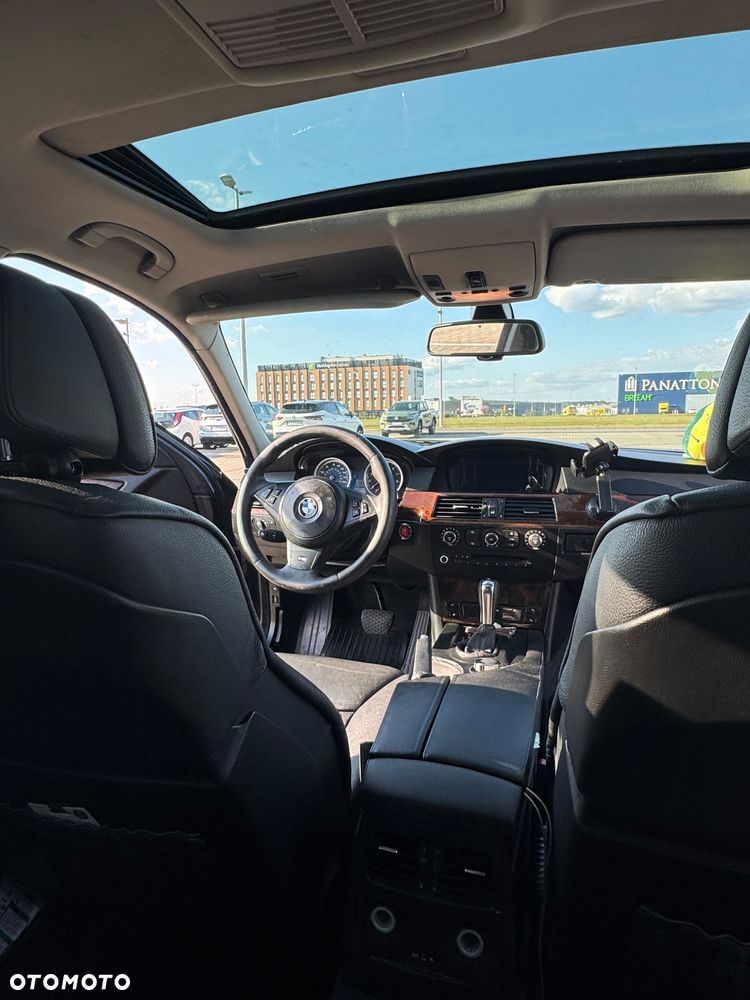 BMW Seria 5 525i - 22