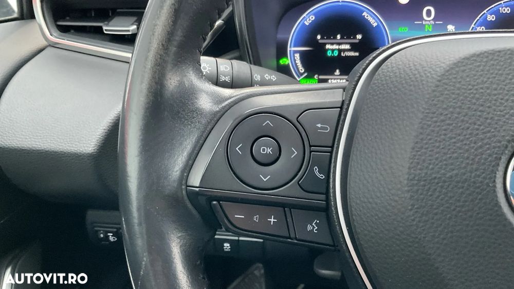 Toyota Corolla TS 1.8 HSD Dynamic - 23