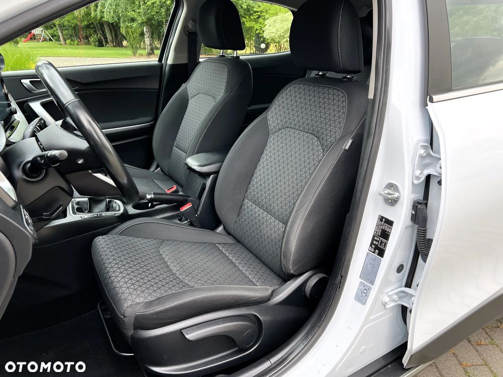 Kia XCeed 1.6 CRDi Eco-Dynamics+ (48V Mild-Hybrid) VISION - 30