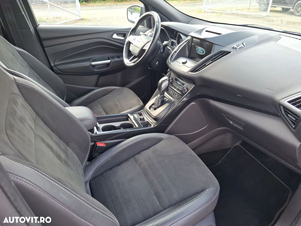 Ford Kuga 2.0 TDCi 4WD Powershift ST-Line - 13