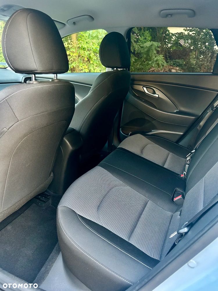 Hyundai i30 1.4 Classic + - 10