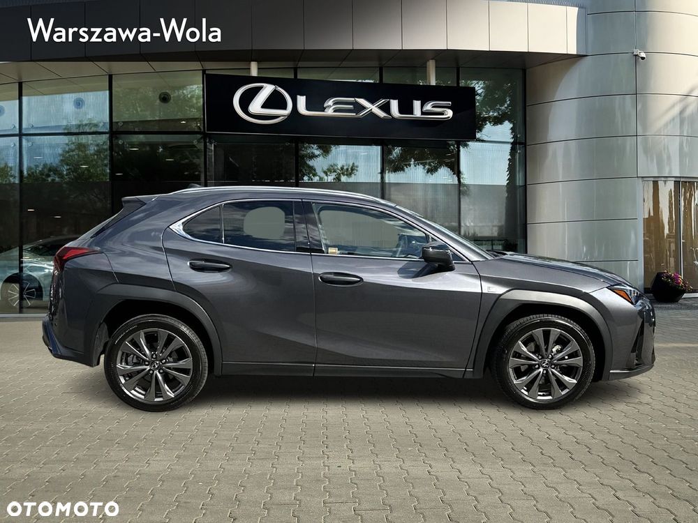 Lexus UX 300h F Sport Design - 8