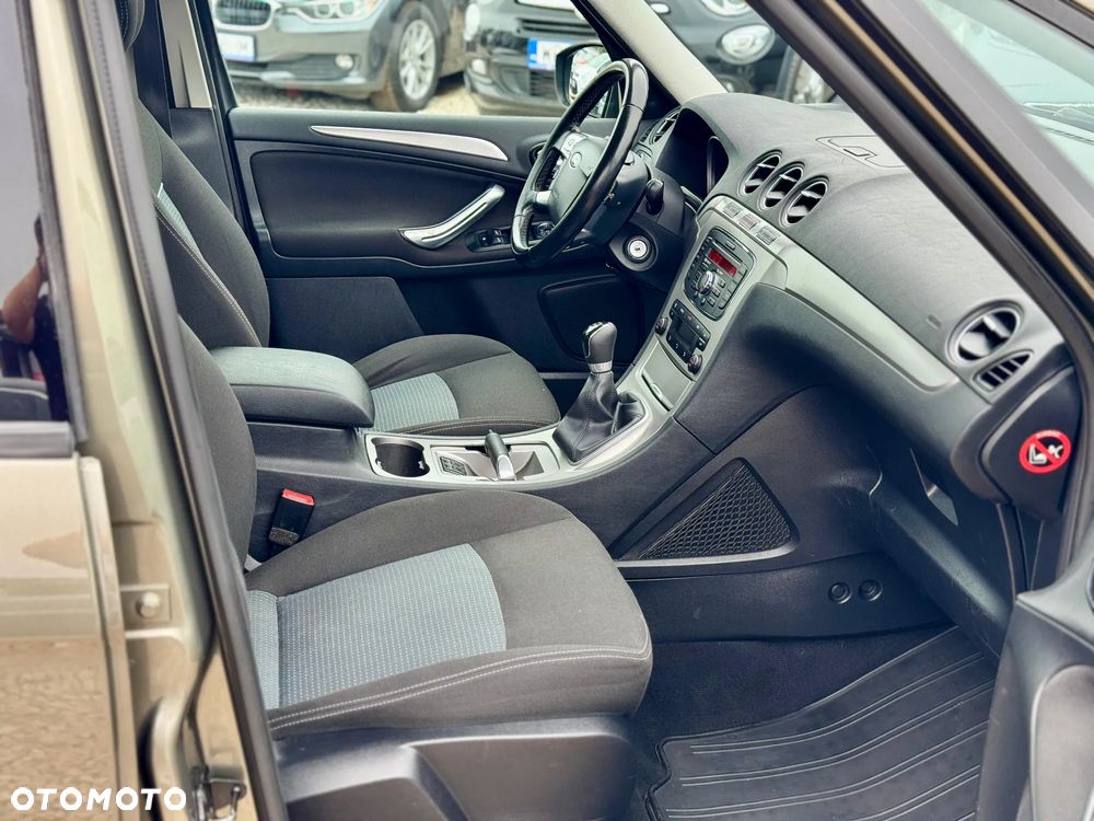 Ford Galaxy 2.0 FF Titanium - 39