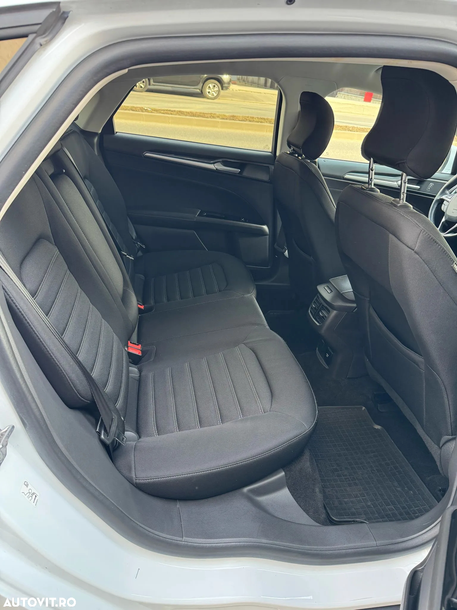 Ford Mondeo 2.0 TDCi Aut. Trend - 28