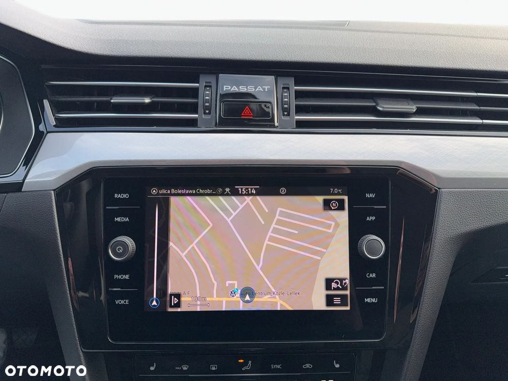 Volkswagen Passat - 15