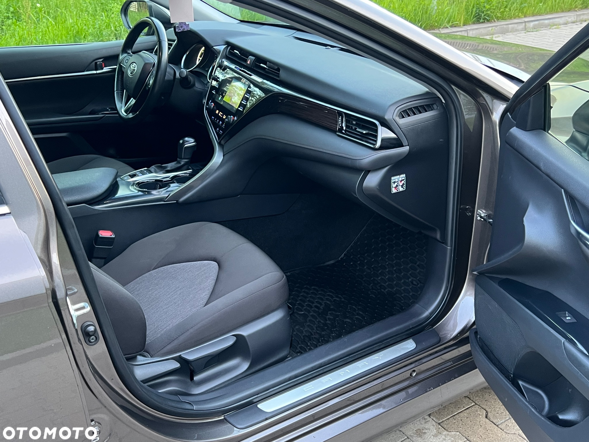 Toyota Camry 2.5 Hybrid Comfort CVT - 22