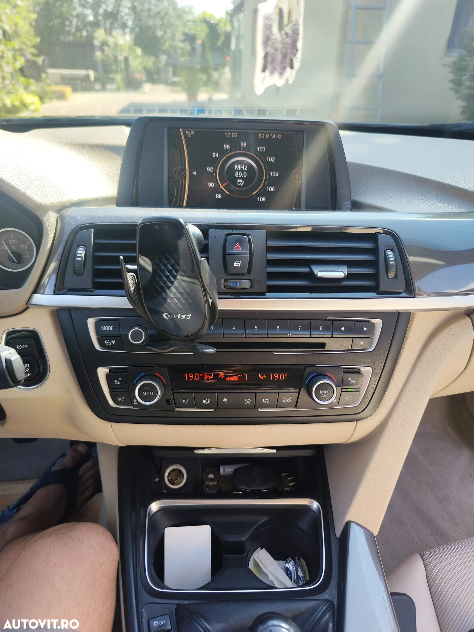 BMW Seria 3 316i Touring - 10