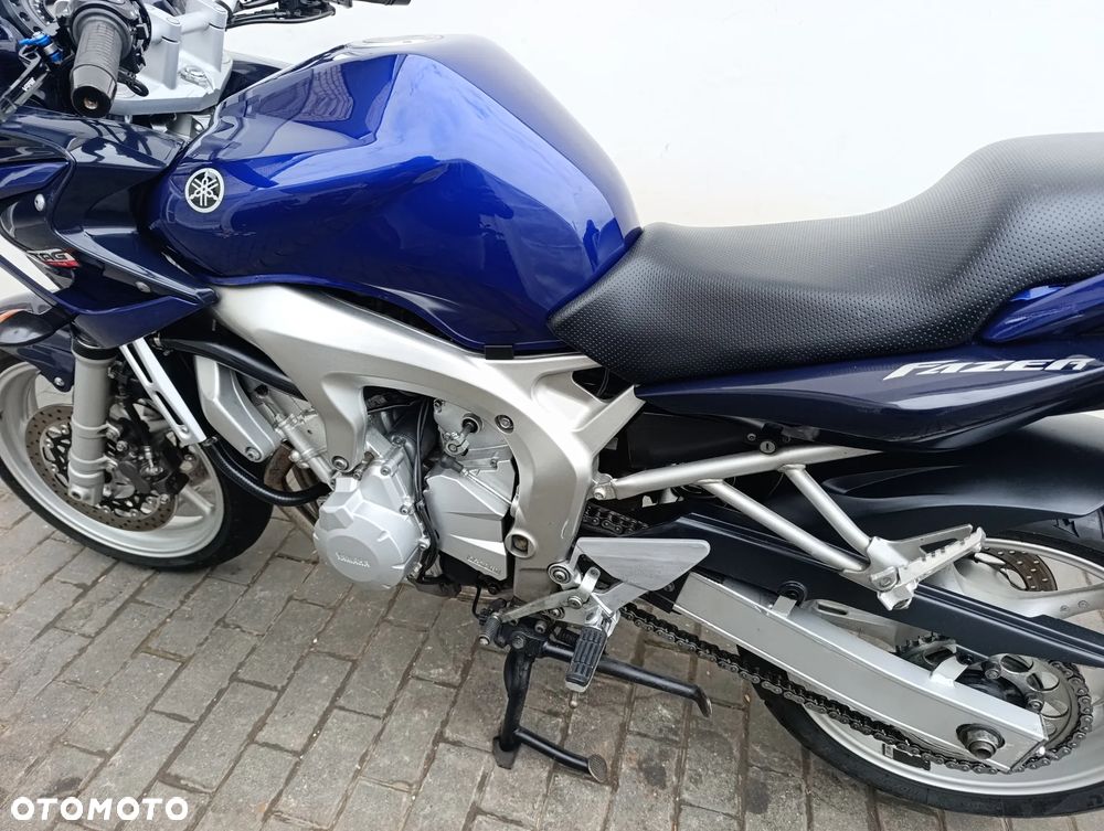 Yamaha FZ6 - 15