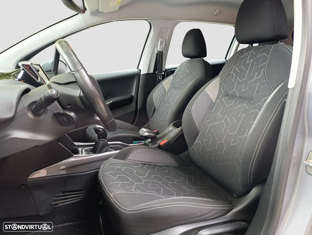 Peugeot 2008 1.2 PureTech Signature - 7