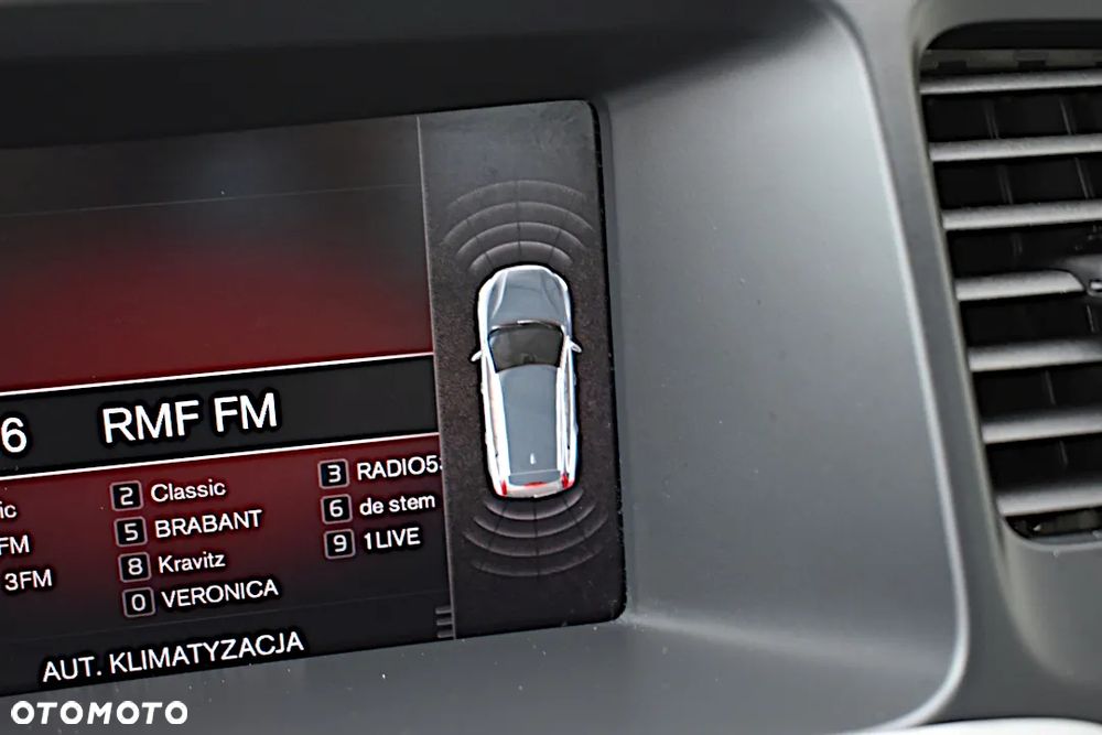 Volvo V60 D4 Geartronic R-Design - 24