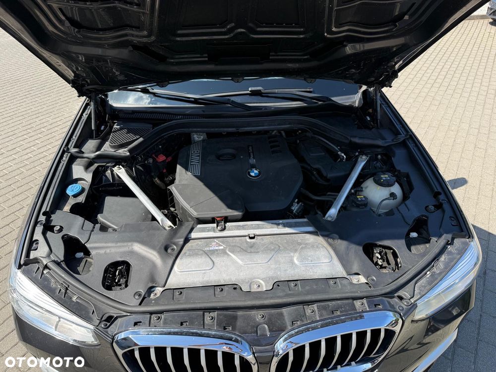 BMW X3 xDrive20i Advantage - 13