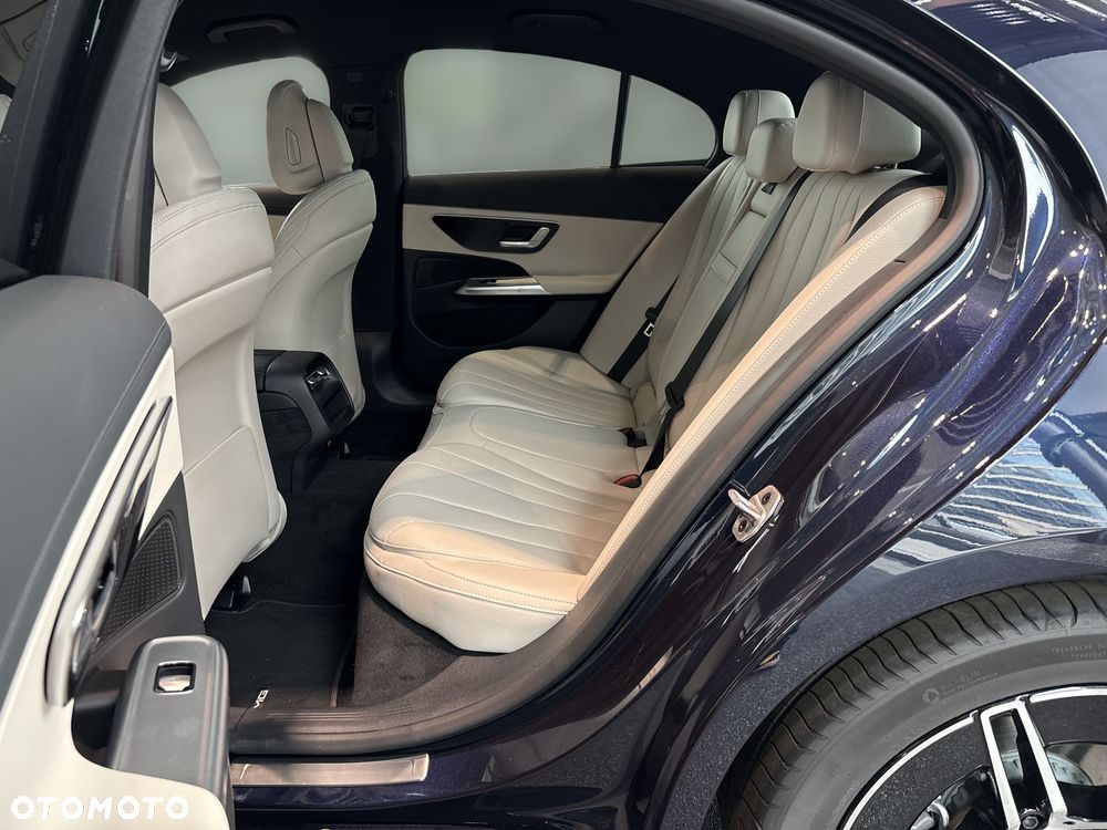 Mercedes-Benz Klasa E 220 d mHEV 4-Matic AMG 9G-Tronic - 8