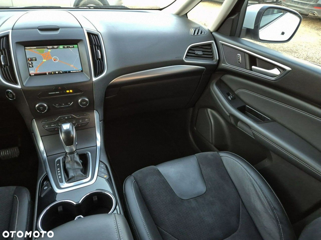 Ford S-Max - 24