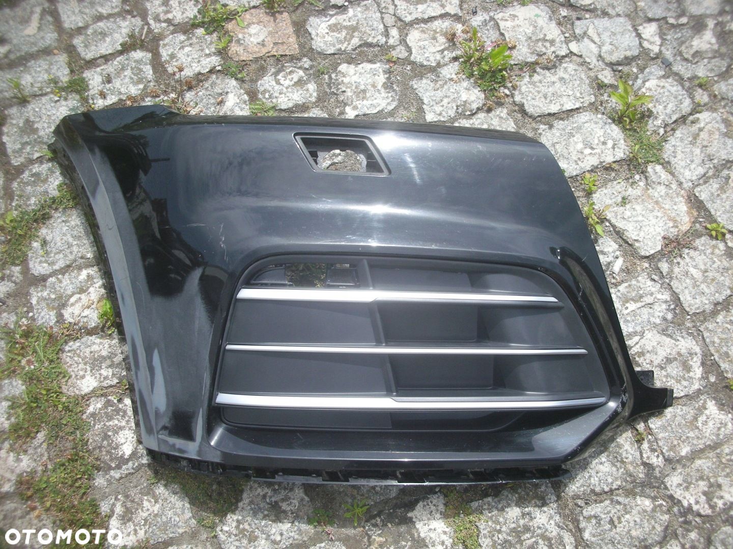 ZDERZAK PRZEDNI AUDI Q5 S-LINE 80A PRAWY KRATKA - 1