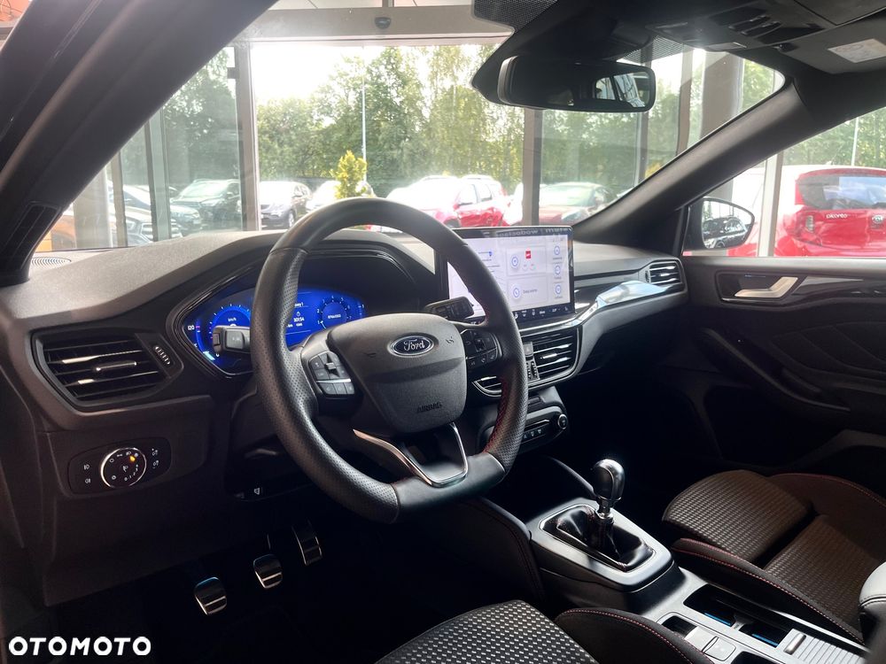 Ford Focus 1.0 EcoBoost Hybrid ST-LINE X - 12