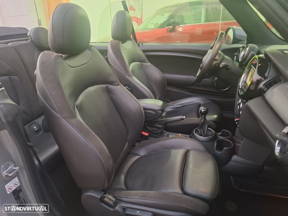 MINI Cabrio Cooper Essential - 40