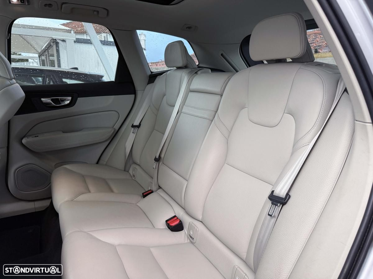 Volvo XC 60 2.0 D4 Momentum Plus Geartronic - 21