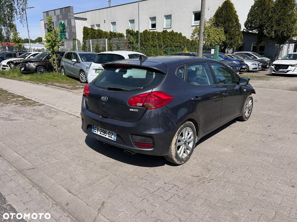 Kia Ceed 1.6 CRDi 136 ISG Edition 7 - 6