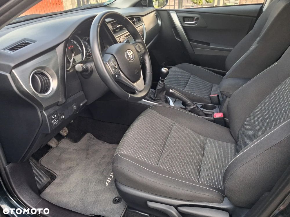 Toyota Auris 1.6 Executive - 17