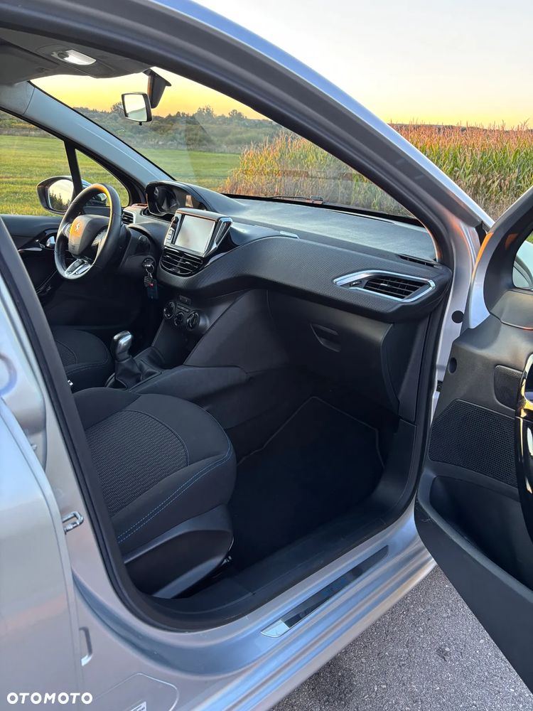 Peugeot 208 1.2 PureTech Style - 14