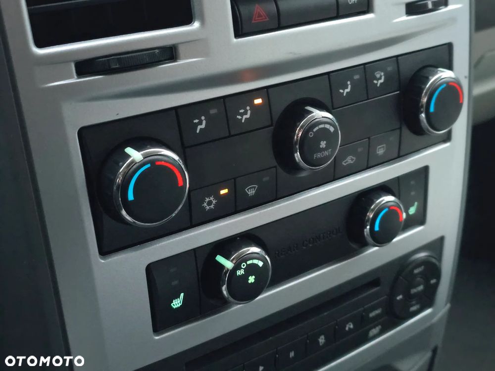 Chrysler Town & Country 3.8 Touring - 28