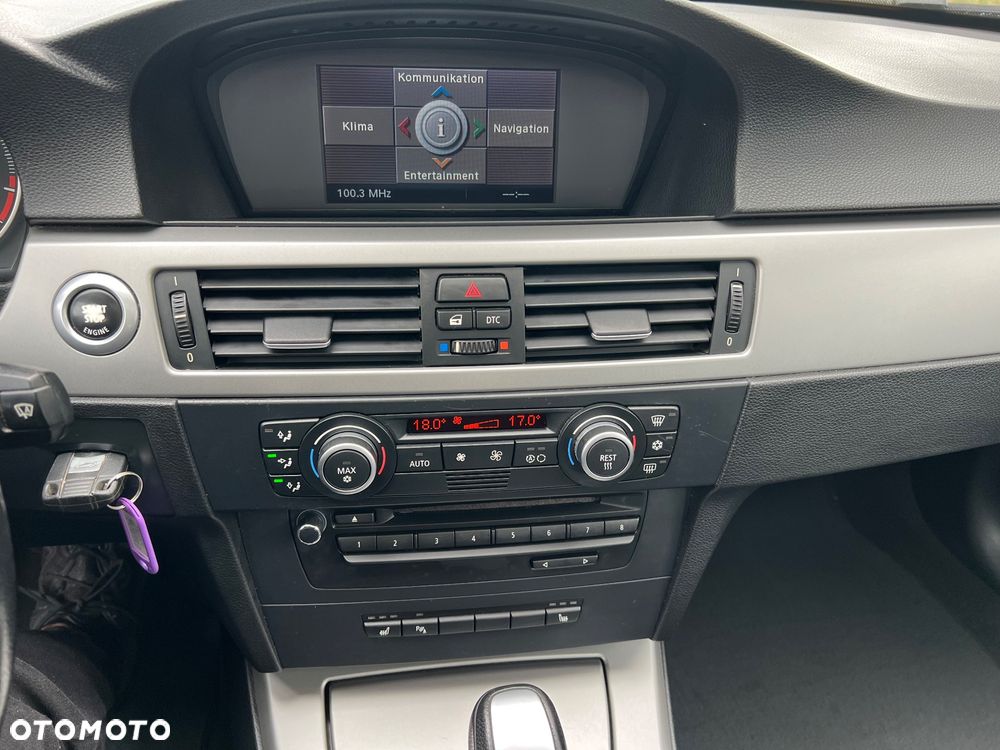 BMW Seria 3 320d DPF Touring - 14