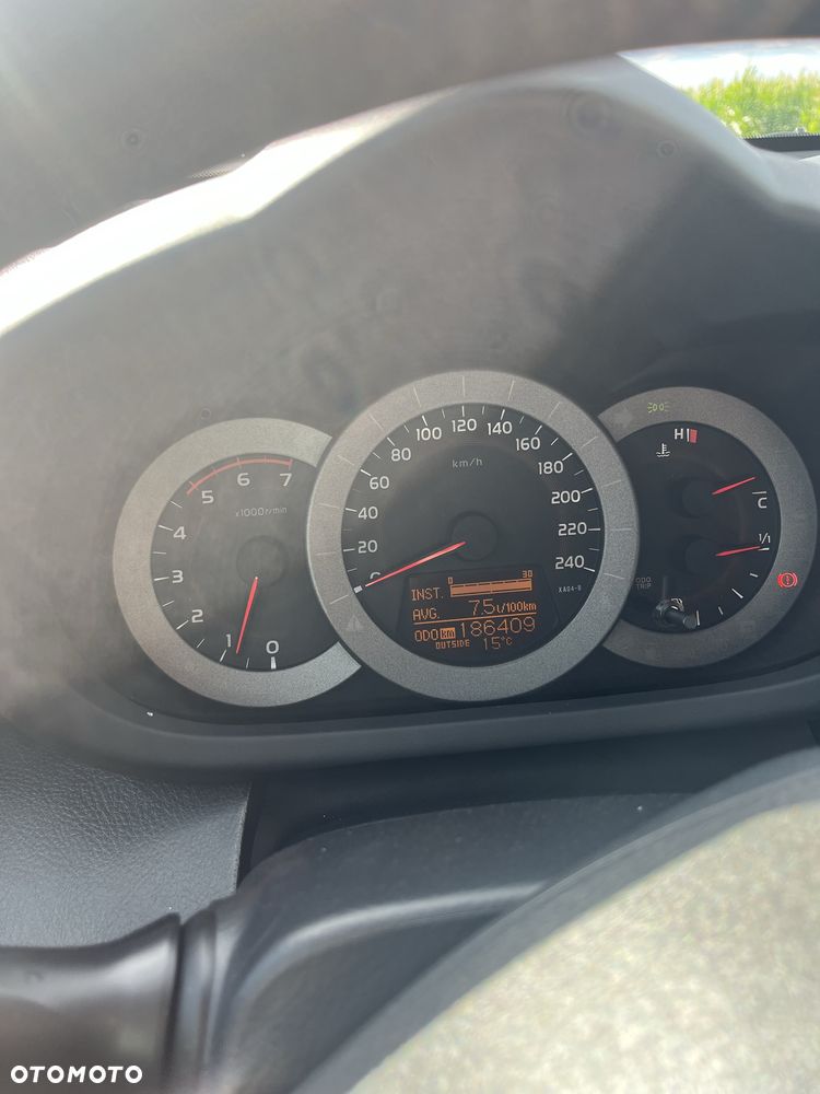 Toyota RAV4 - 8