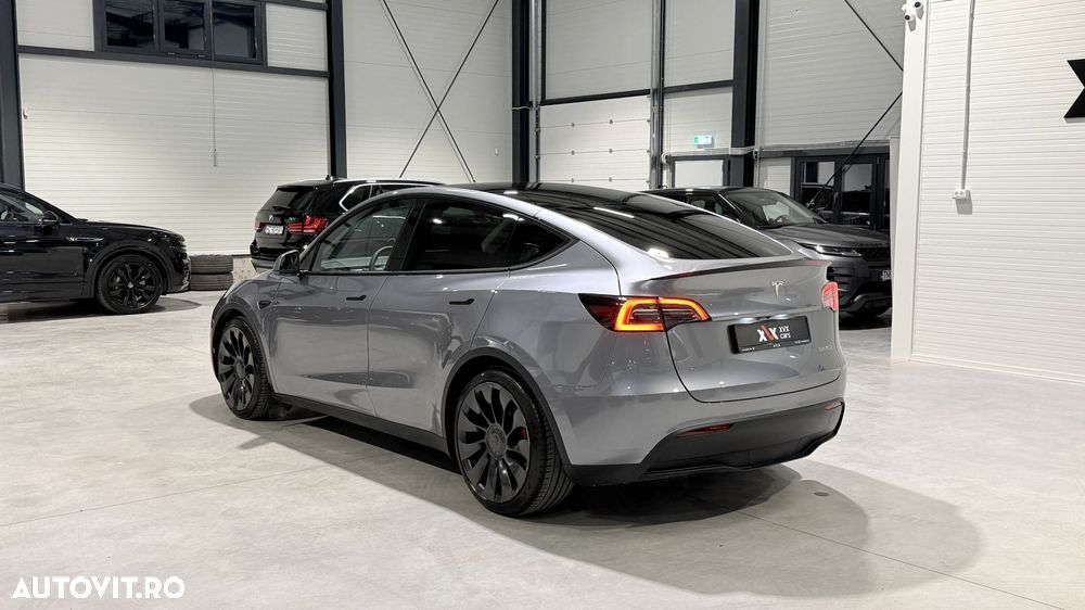 Tesla Model Y Performance Dual Motor AWD - 4