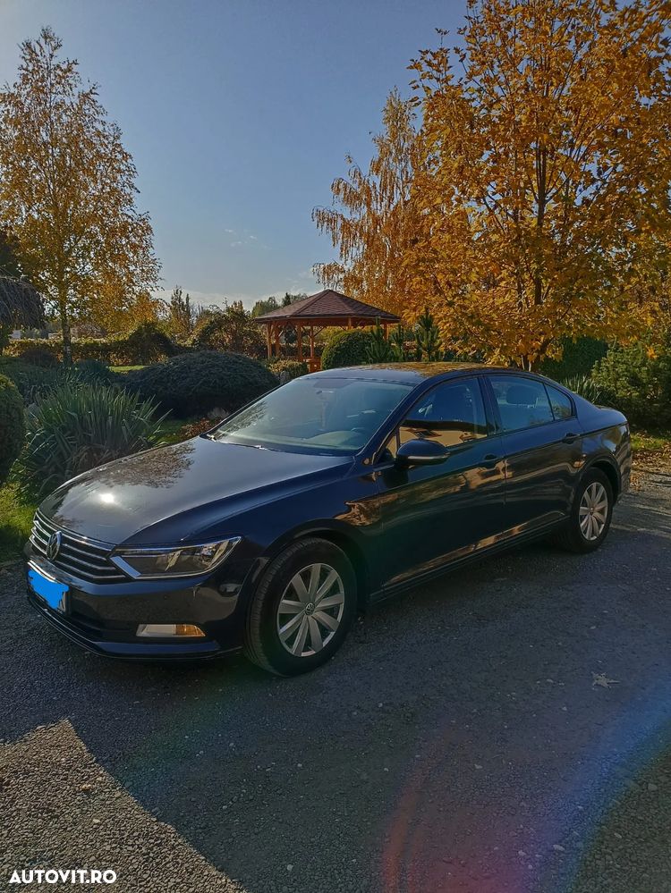 Volkswagen Passat - 1