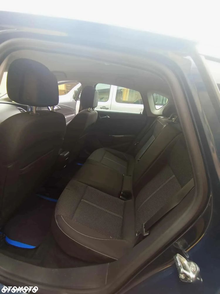 Opel Astra IV 1.4 T Cosmo - 15