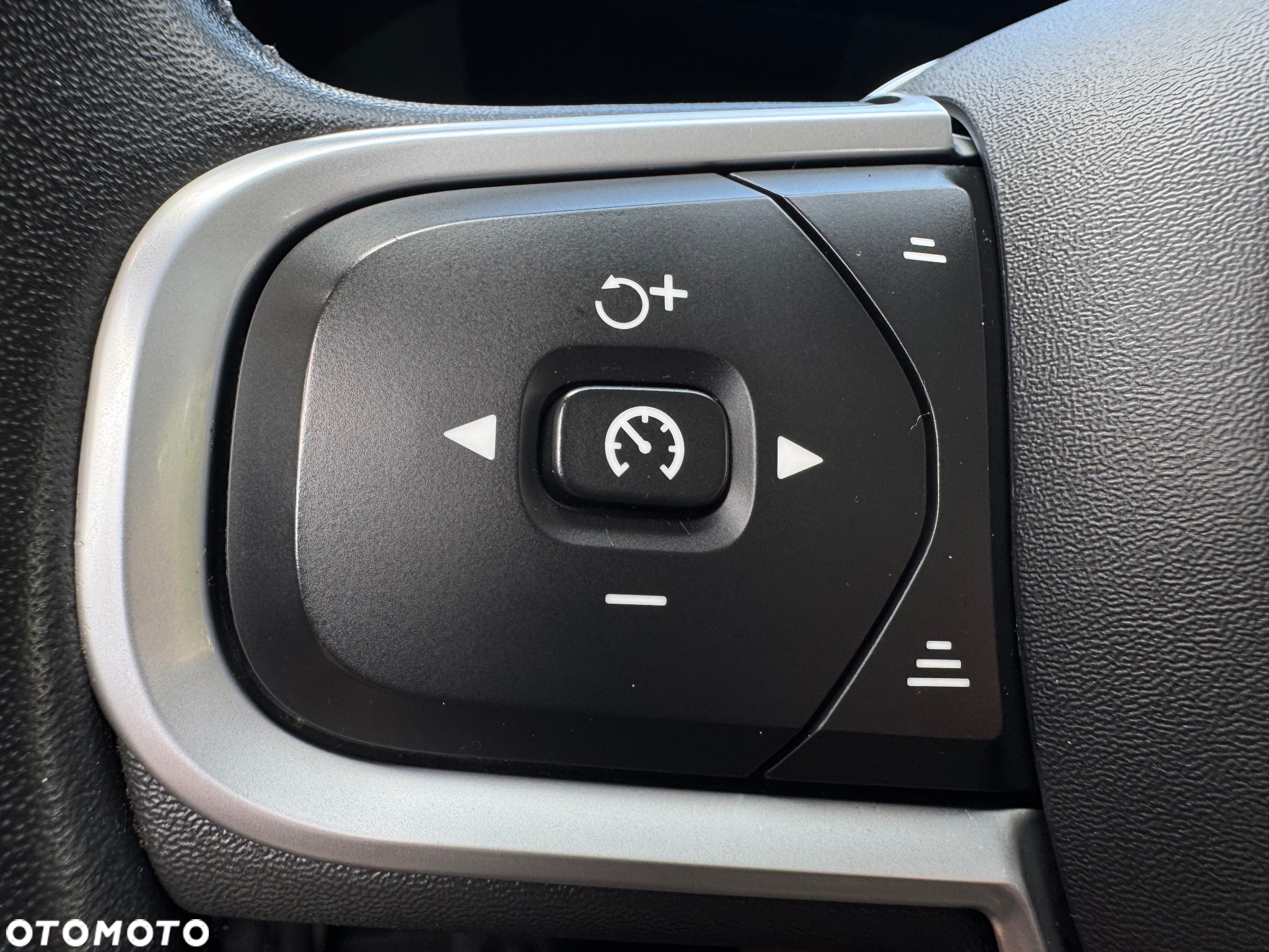 Volvo V60 D4 AWD Geartronic Momentum - 25