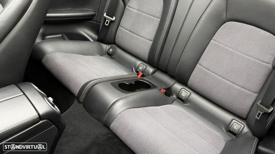 Mercedes-Benz C 220 d Cabrio 4Matic 9G-Tronic Edition 1 - 33