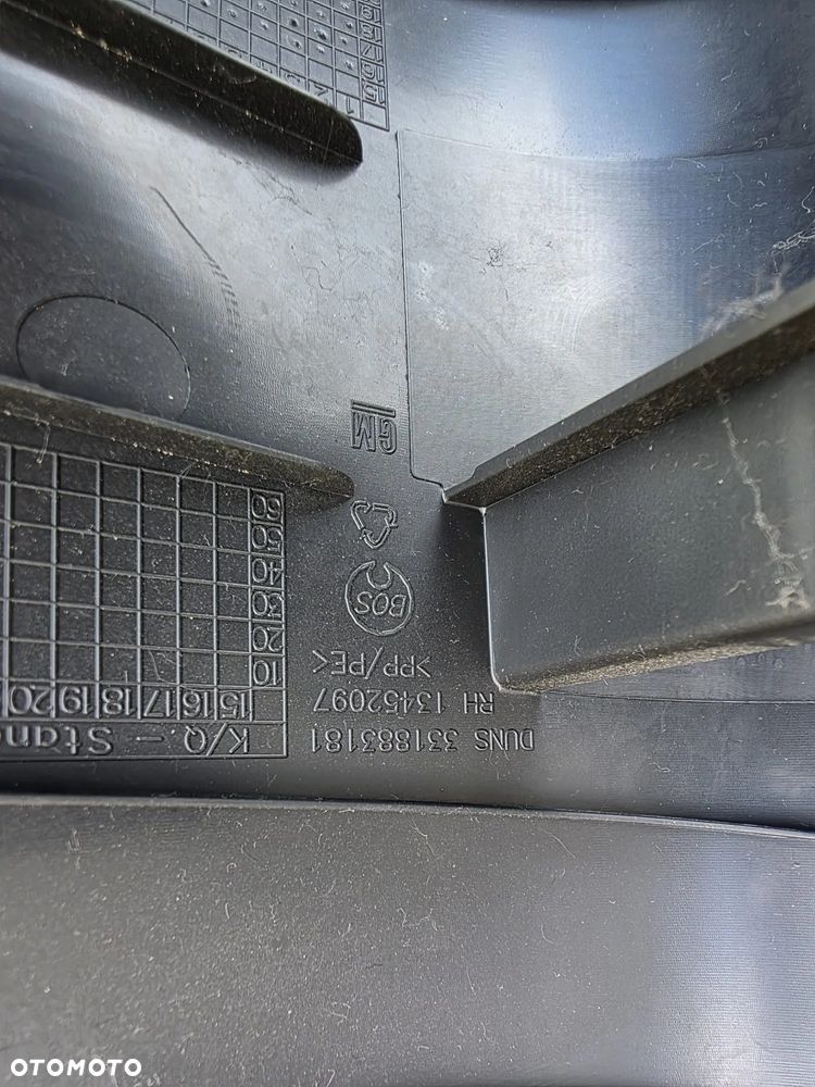 OPEL ASTRA K V KOMBI OSŁONA PASA TYLNEGO PRAWA 39040242 13452097 - 2