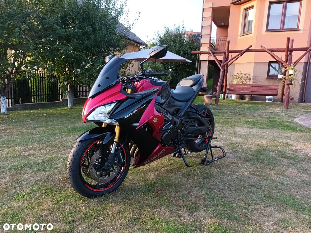 Suzuki GSX 1000 - 12