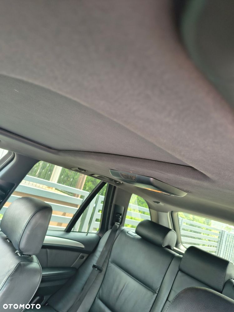 BMW X5 4.4i - 6