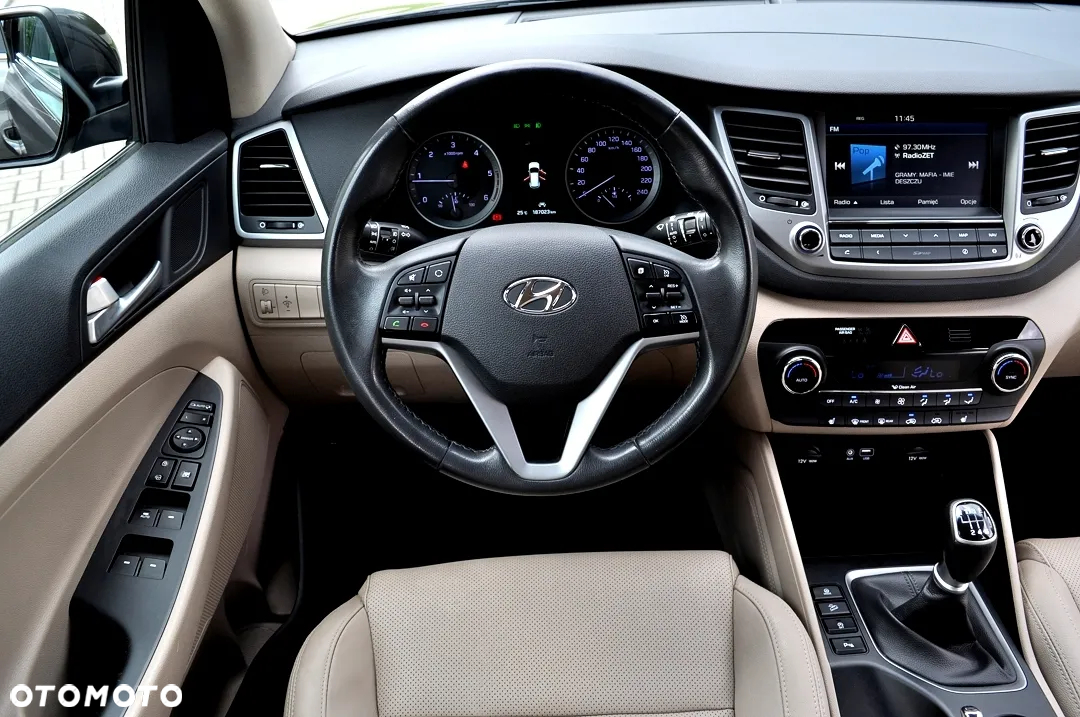 Hyundai Tucson 2.0 CRDI BlueDrive Style 2WD - 23