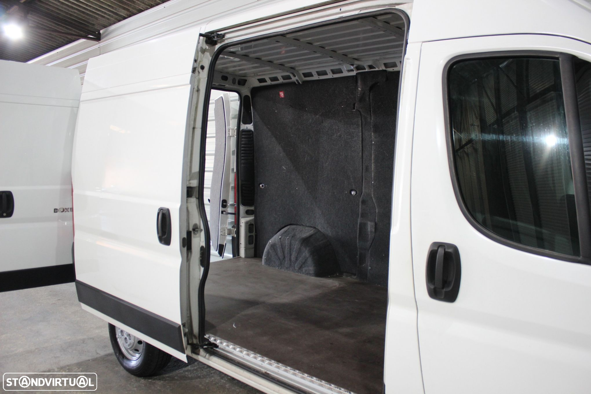 Peugeot Boxer 2.0 BlueHDi 333 L2H2 Premium - 13