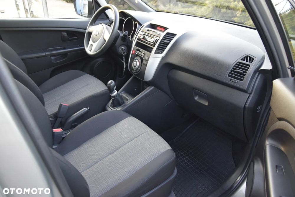 Kia Venga - 16