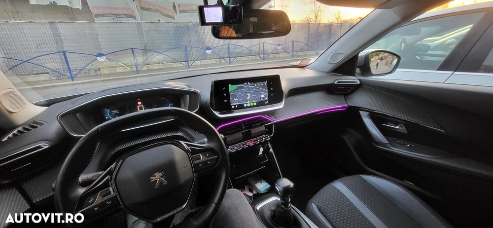 Peugeot 2008 1.2 PureTech Turbo S&S Allure - 6