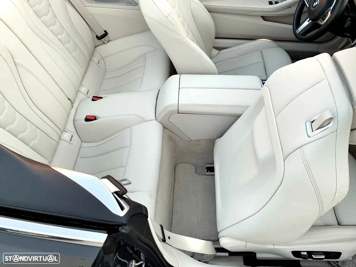 BMW M850i xDrive - 38