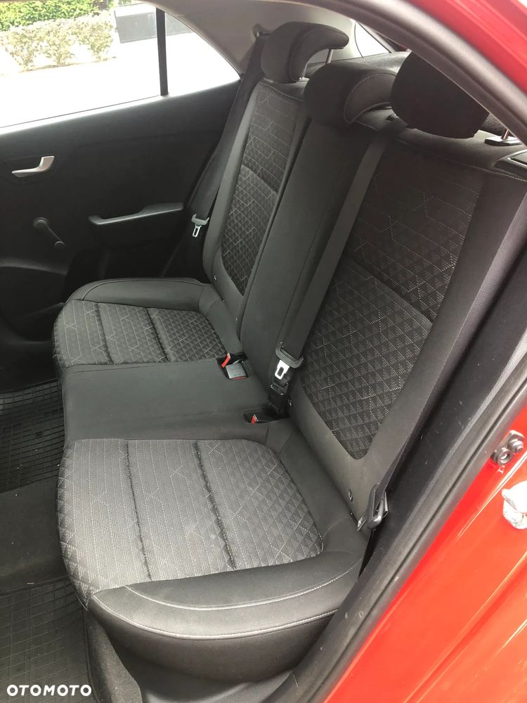 Kia Rio - 34